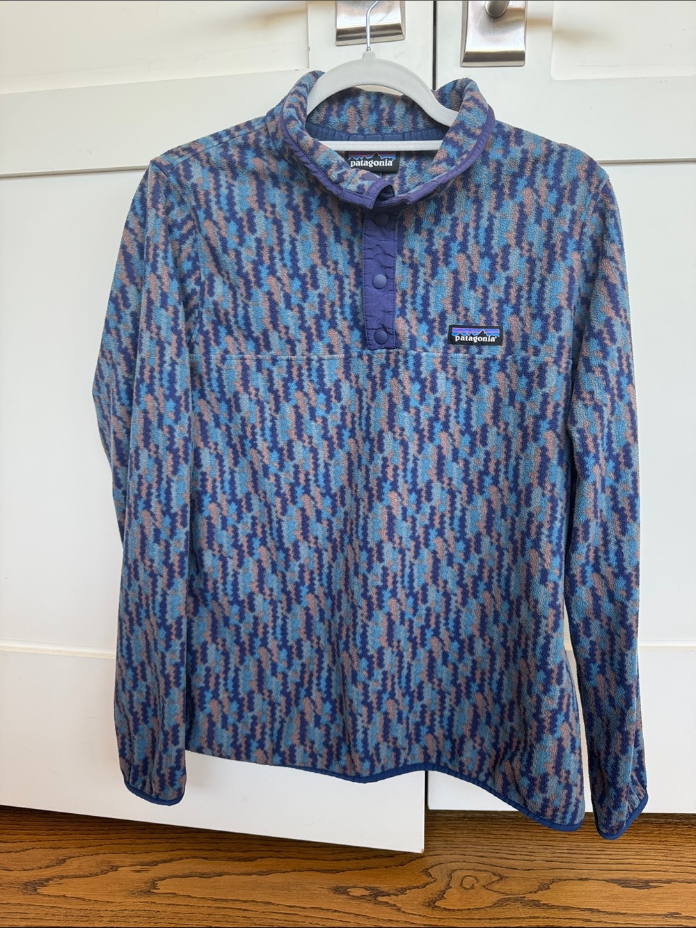 Patagonia Blue and Gray Patterned Fleece Large